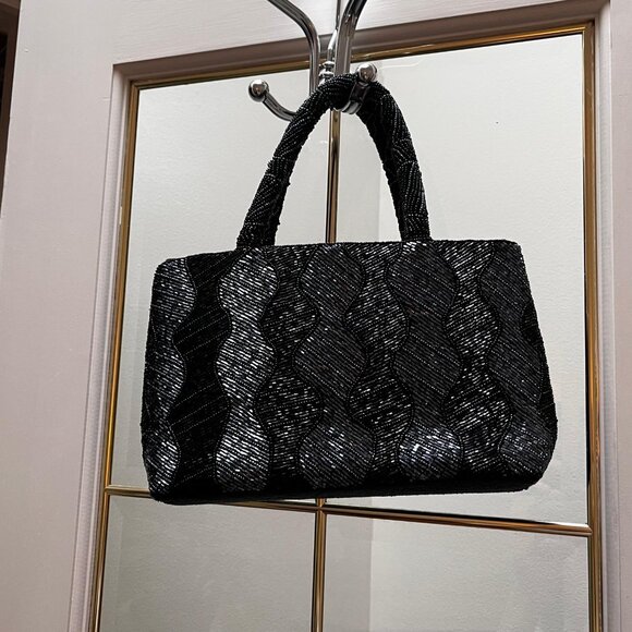 Gorgeous Bead Detailed Handbag - Picture 8 of 9